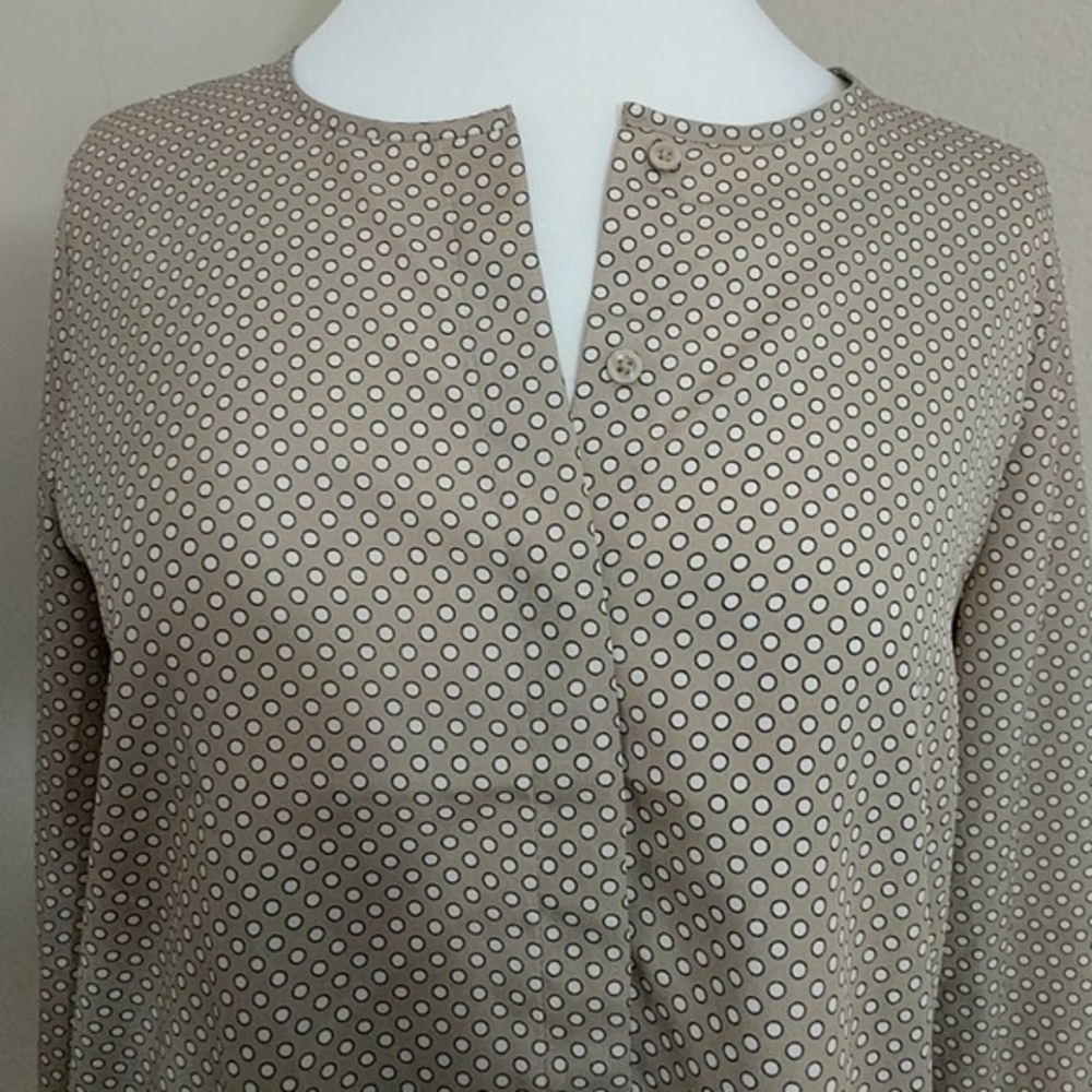 Ann Taylor NWOT button down blouse